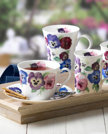 Set de taza y plato para desayuno "Pansies"