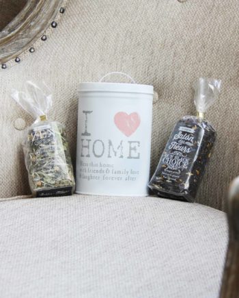 Lata de metal blanca "I love Home"