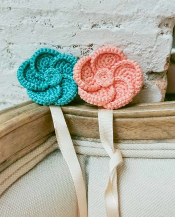 Chupeteros de crochet de flores