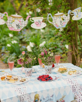 Guirnalda de teteras y tazas Truly Alice