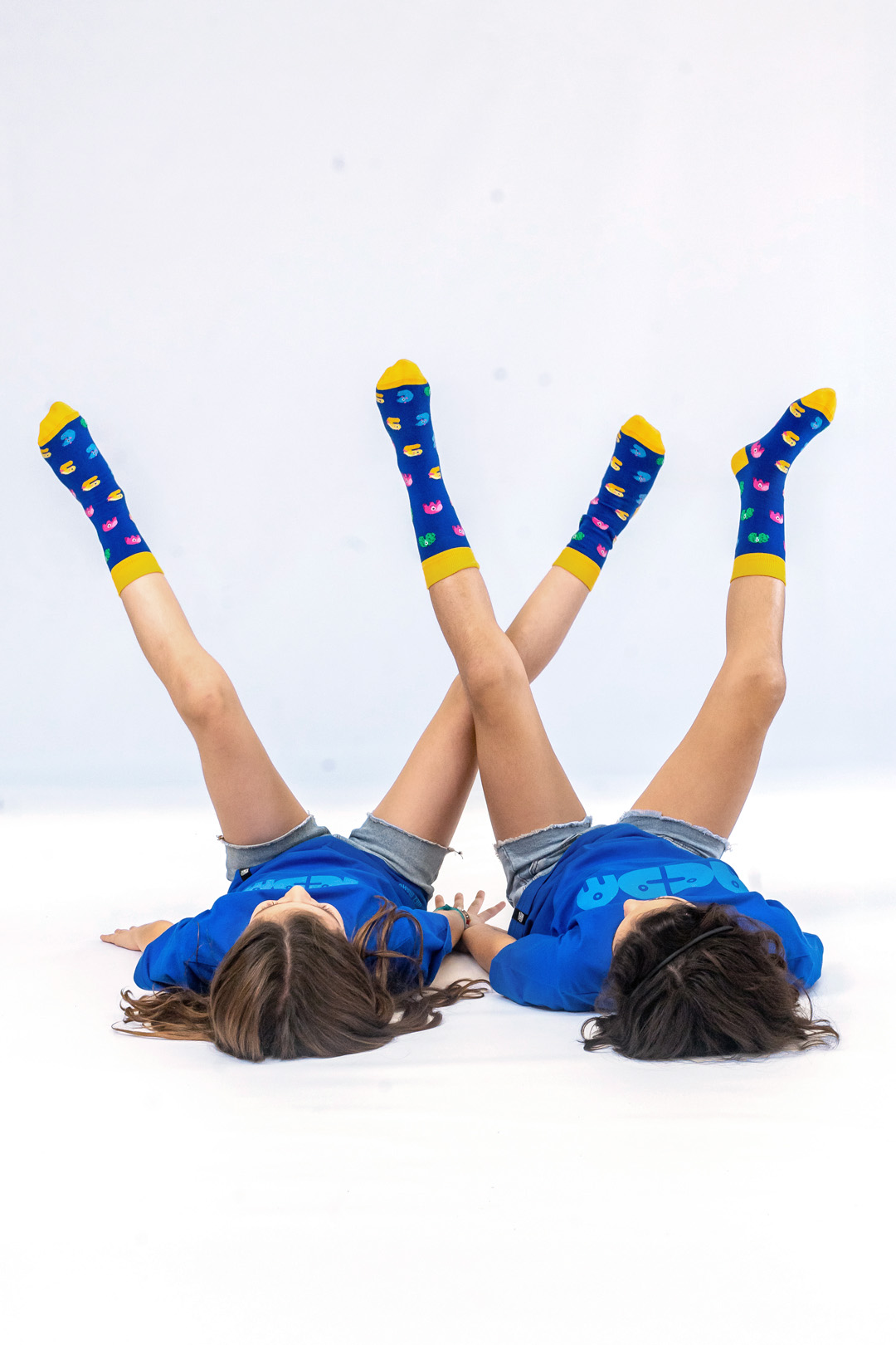 Rosa y duo de calcetines Fundación ACDM